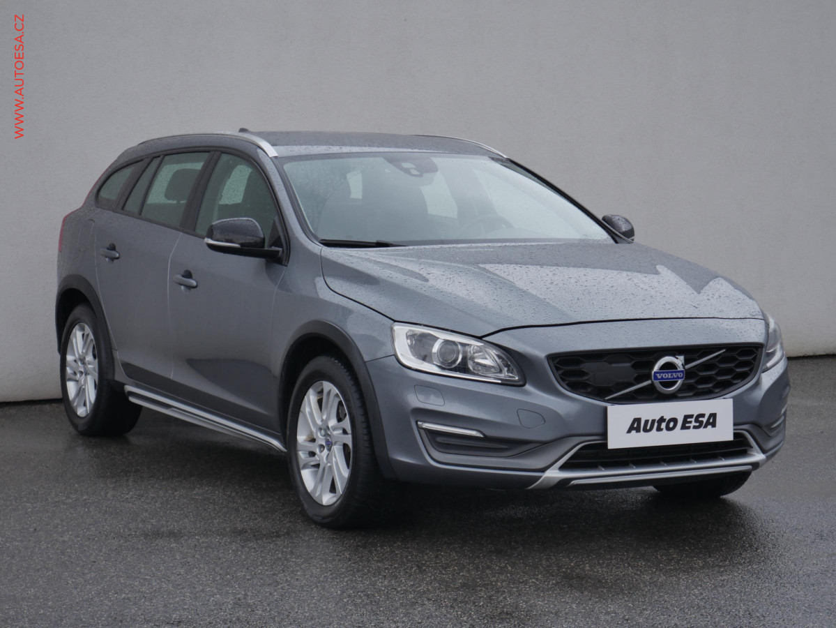 Volvo V60 2.4 D4 4x4, ČR, Cross