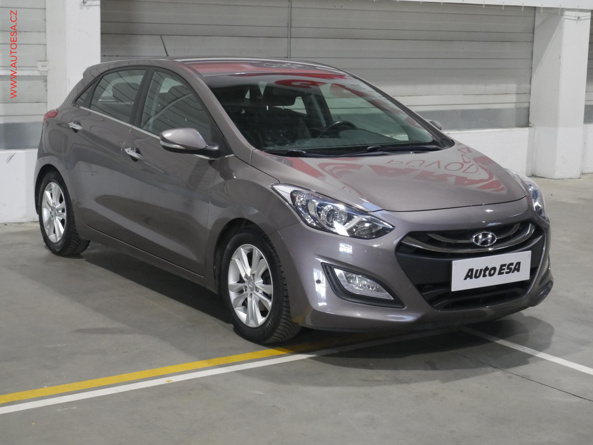 Hyundai i30 (2012) 1.6GDi, AC, tempo - detail fotky 1