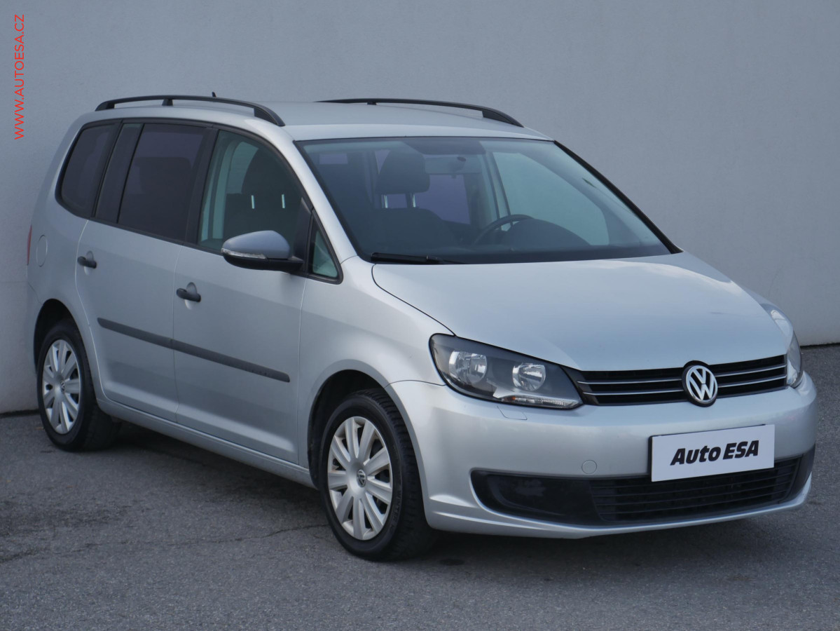 Volkswagen Touran (2011) 1.6 TDi 7míst, navi, autoAC - detail fotky 1