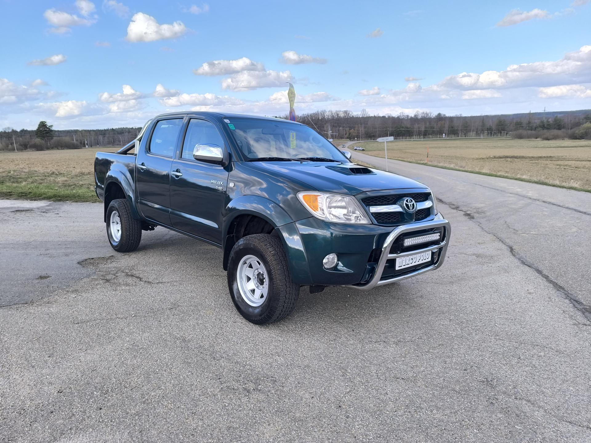 Toyota Hilux 2.5 D-4D SERVISNÍ KN,DOL KM