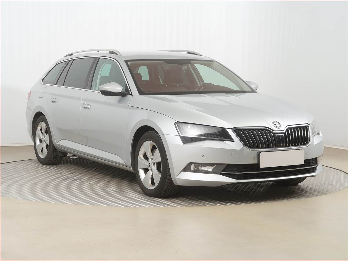 Škoda Superb 2.0 TDI, Kůže, Bi-Xenony