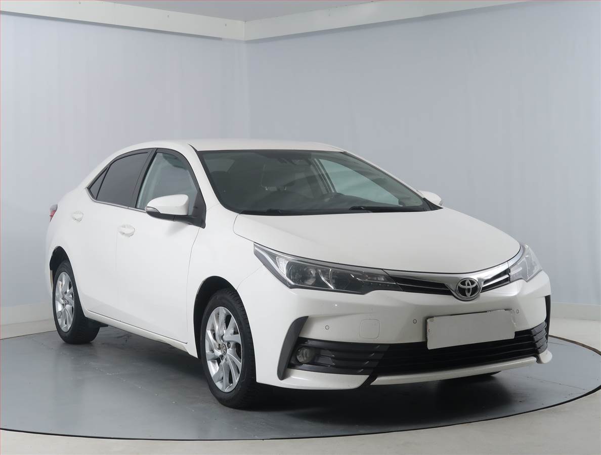 Toyota Corolla Lounge 1.6 Valvematic, ČR