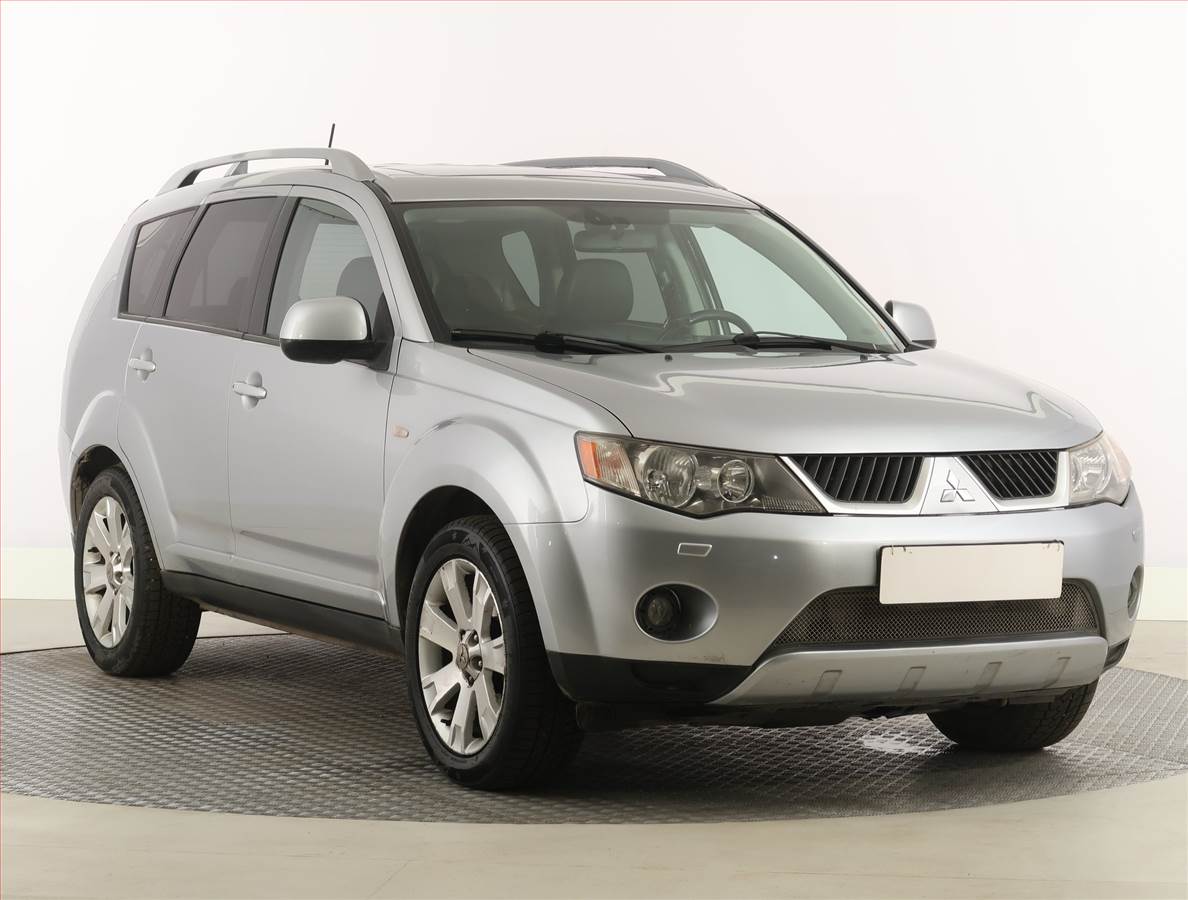 Mitsubishi Outlander 2.2 DI-D, 4X4, 7 míst, Navi