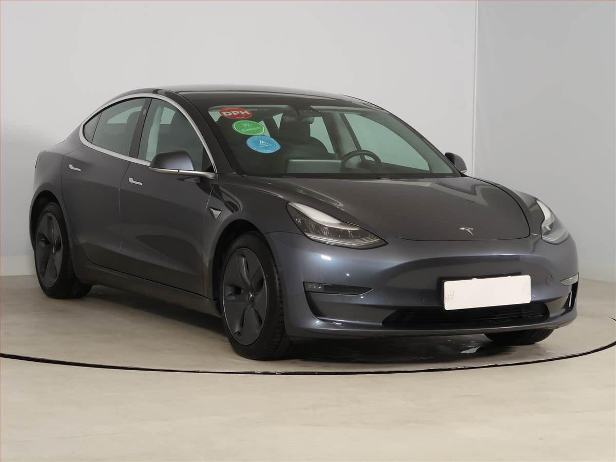 Tesla Model 3 (2020) Long Range 4WD 78kWh, SoH 88% - detail fotky 1