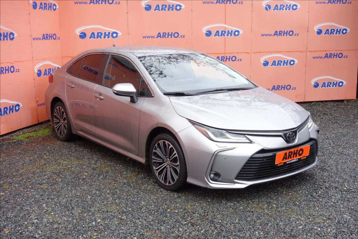 Toyota Corolla 1,6 VVT-i, ČR, 1 MAJ.,SERV.KN.