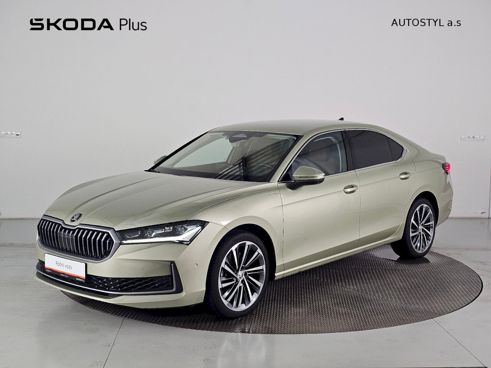 Škoda Superb 2.0TSi 195kW 4x4 DSG Laurin a