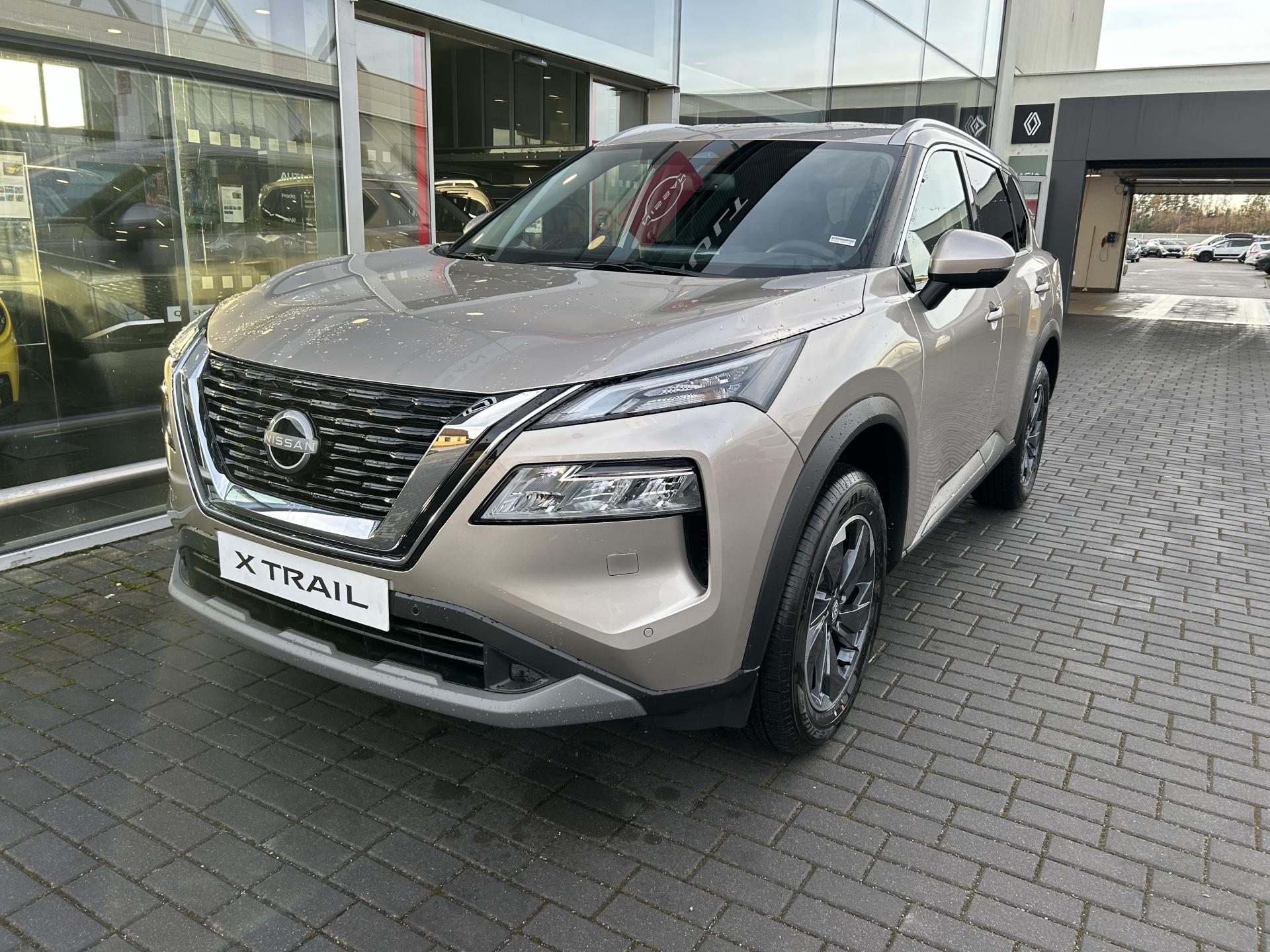 Nissan X-Trail N-Connecta 1.5AT(163K)  7 míst