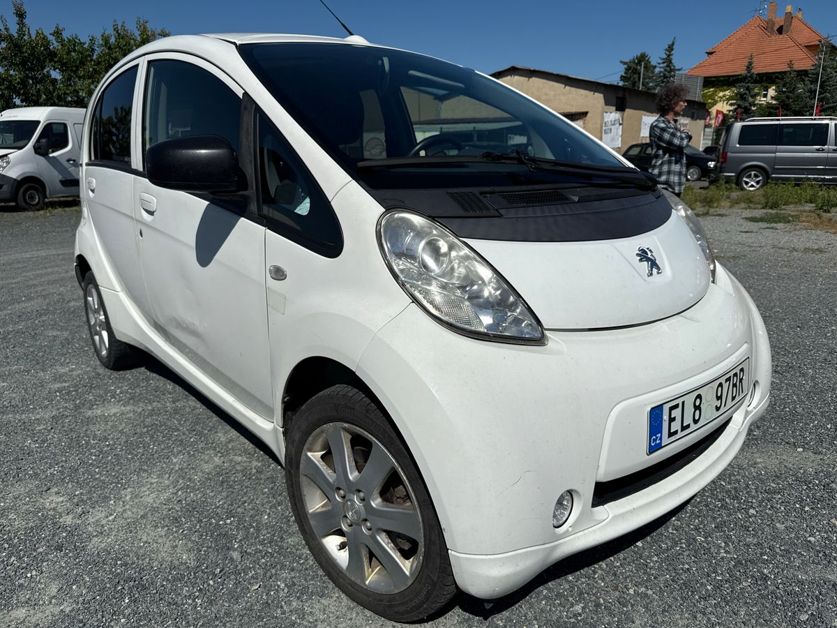 Peugeot iOn ELEKTROMOBIL - detail fotky 1