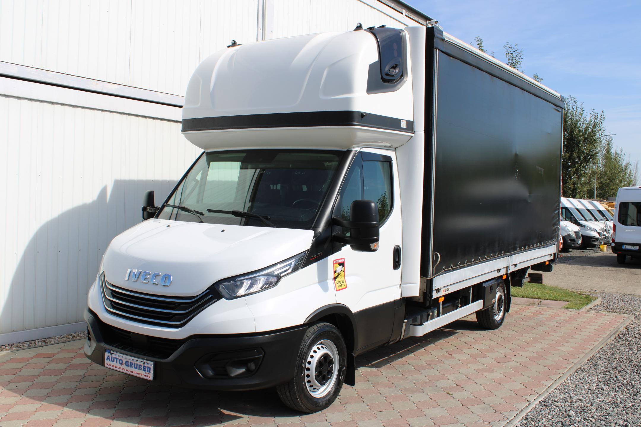 Iveco Daily 35S180 3,0 10pal+plachta+čelo - detail fotky 1