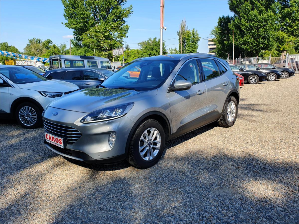 Ford Kuga 1,5 DA,Titan,4x výhřev,led,nav