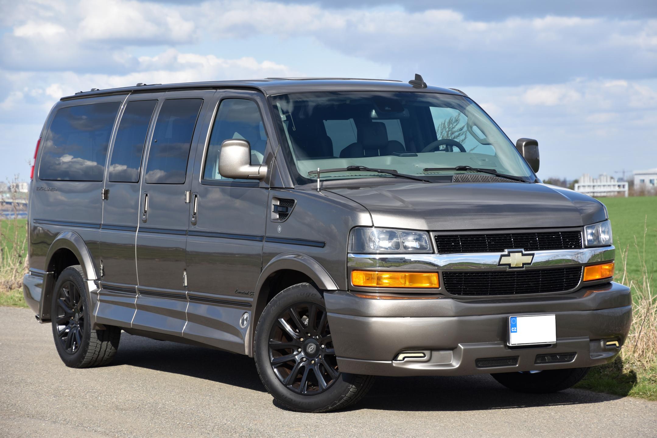 Chevrolet Express EXPLORER LIMITED SE 6.6 V8,DPH