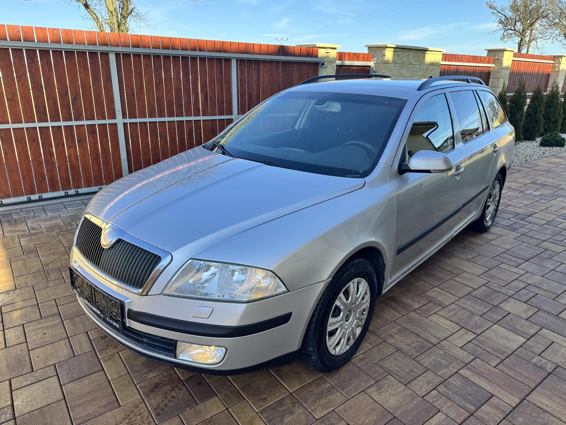 Škoda Octavia 2.0TDI 103Kw Elegance - Tažný  - detail fotky 1
