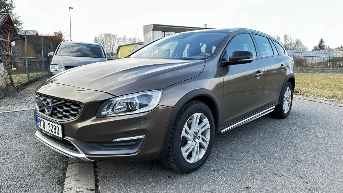 Volvo V60 (2016) D4 CROSSCOUNTRY 140KW AUTOMAT - detail fotky 1
