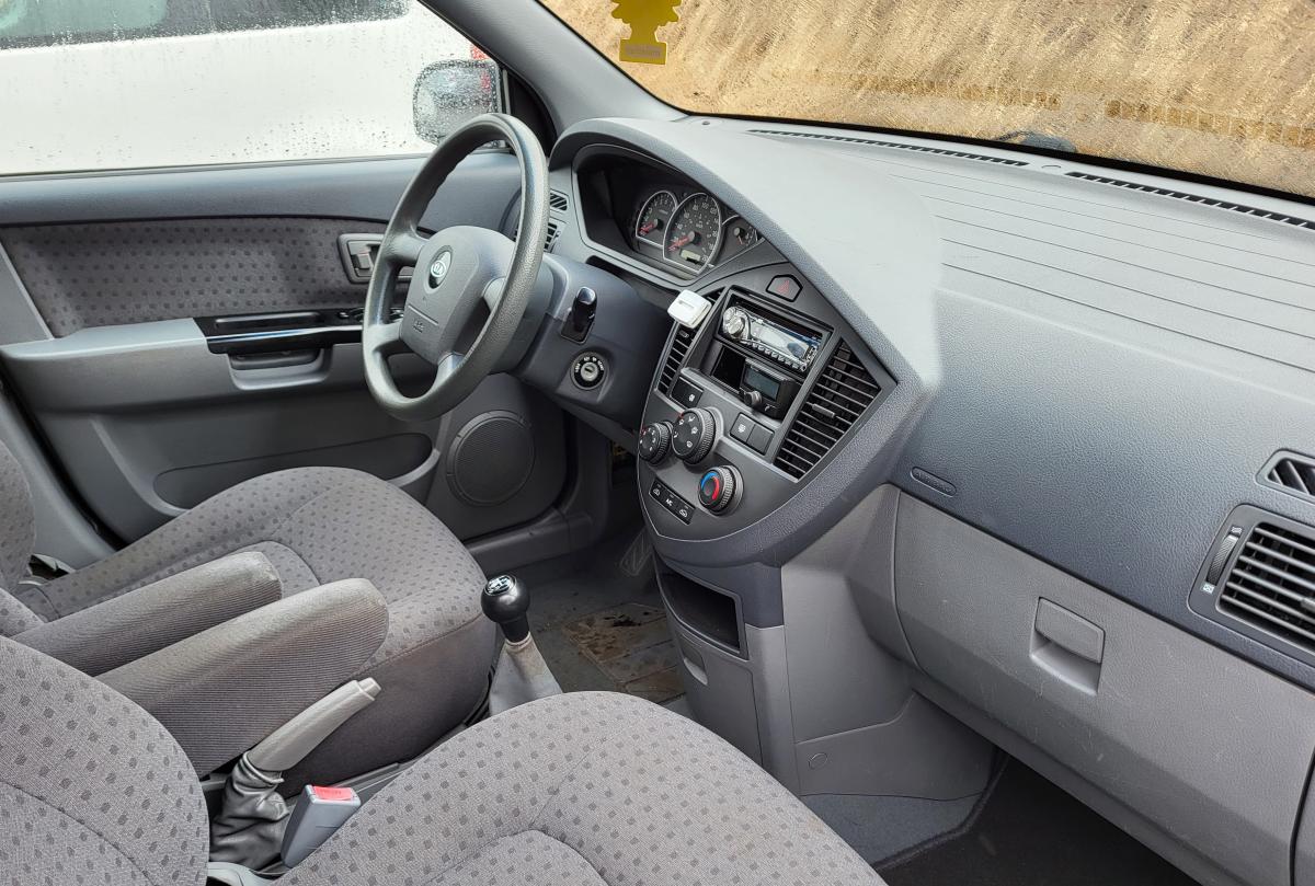 Kia Carens 2006 - 7