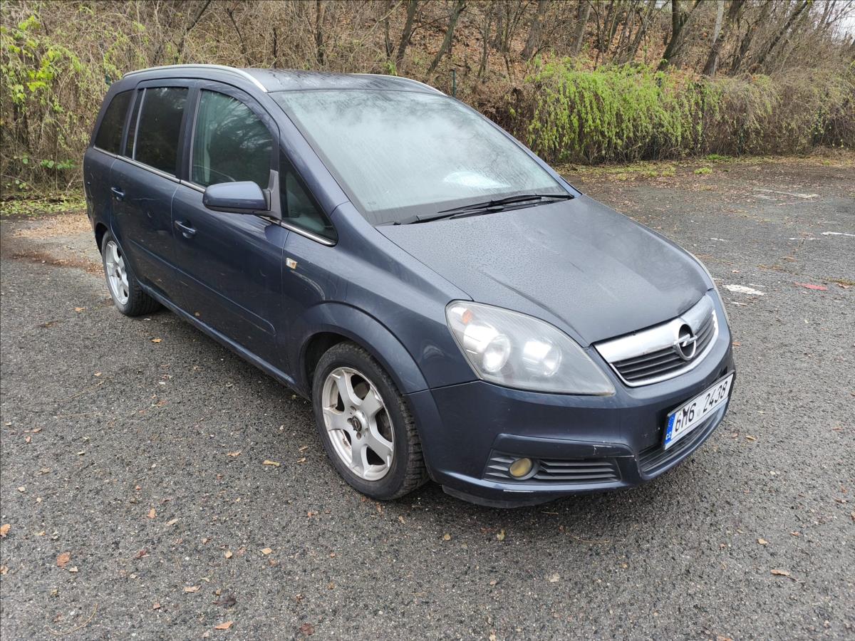 Opel Zafira 1,8   Vše plně funkční
