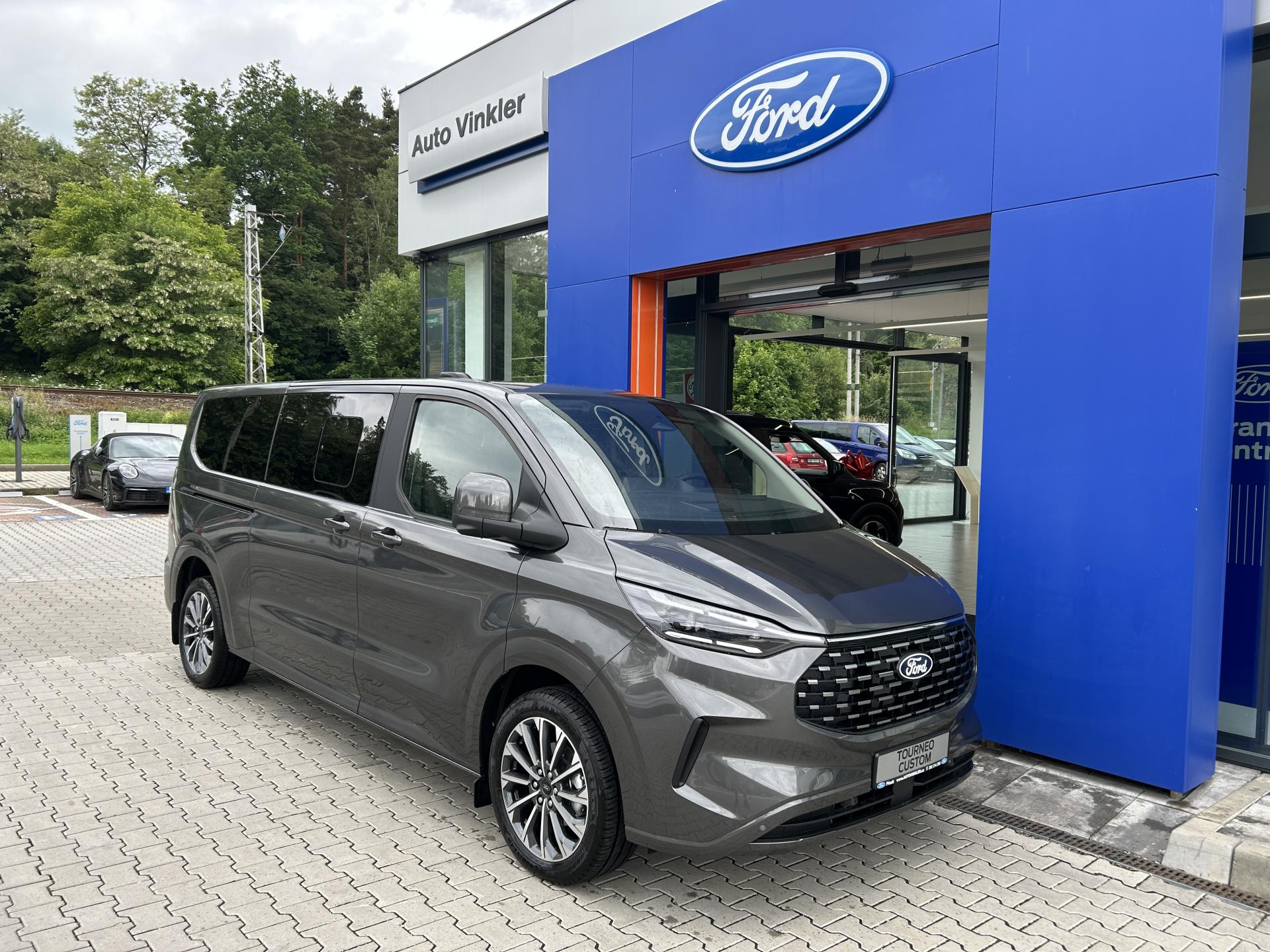 Ford Tourneo Custom Titanium L2 2.0 EcoBlue 110 kW