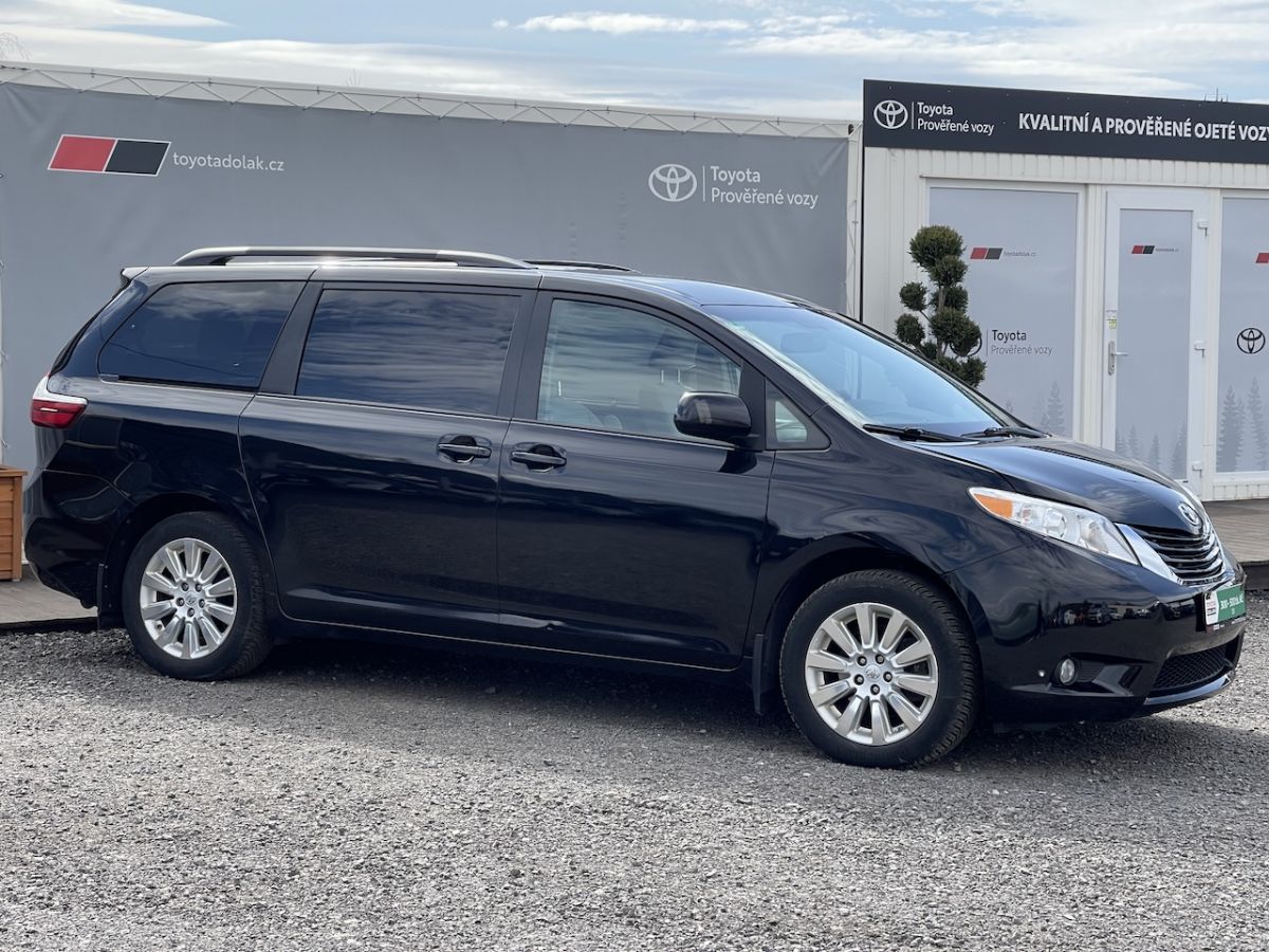Toyota Sienna 3.5 V6 4x4 automat, 7 míst, TZ - detail fotky 1