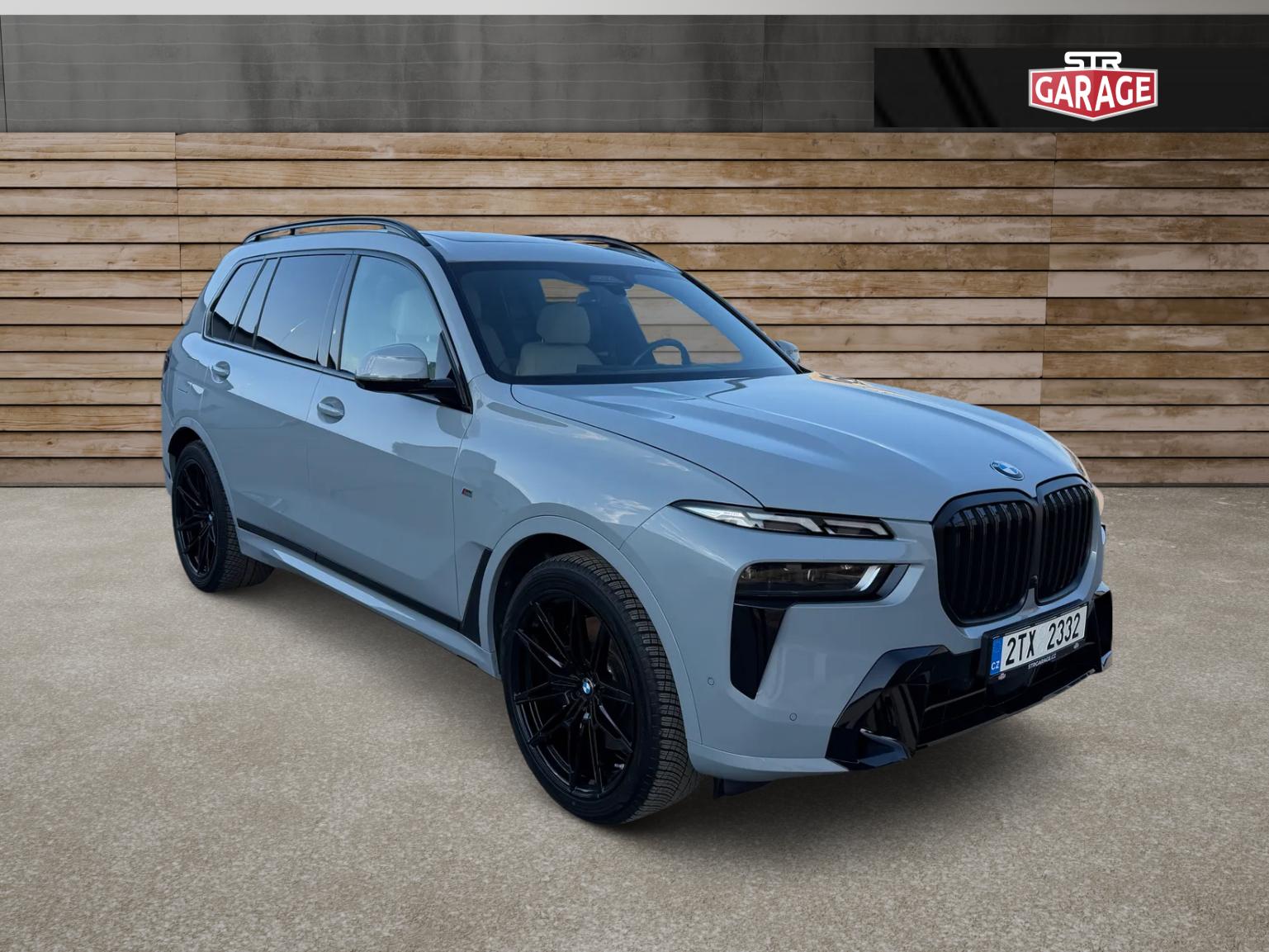 BMW X7 40i INDIVIDUAL M-PAKET DPH ČR 