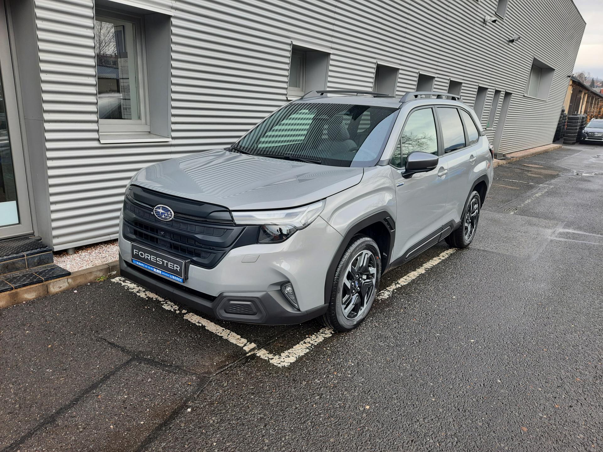 Subaru Forester NOVÝ FORESTER 2,0i TOURING 