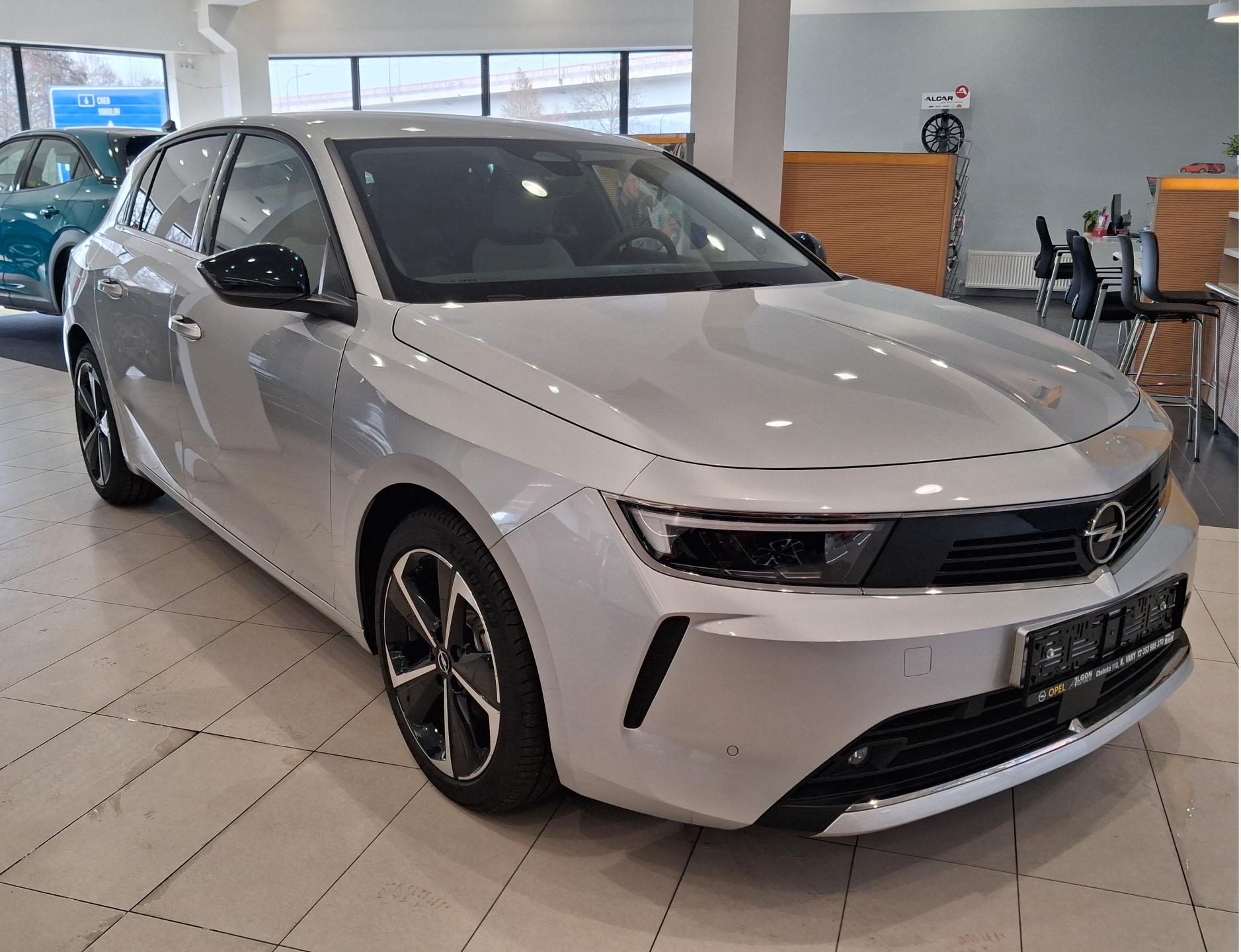 Opel Astra 1.2 TURBO Elegance