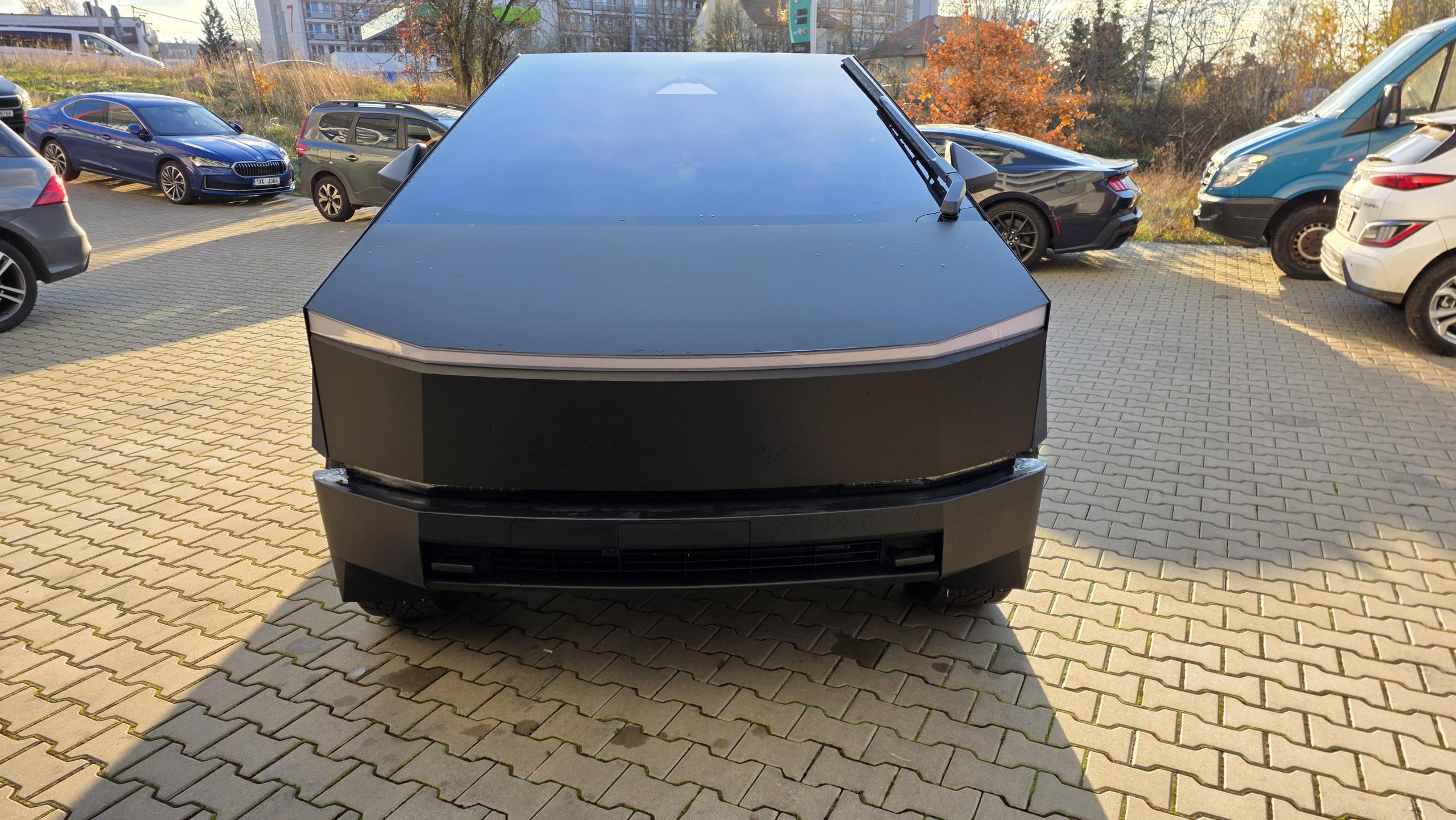 Tesla Cybertruck BEAST 844PS 3xMOTOR CZ