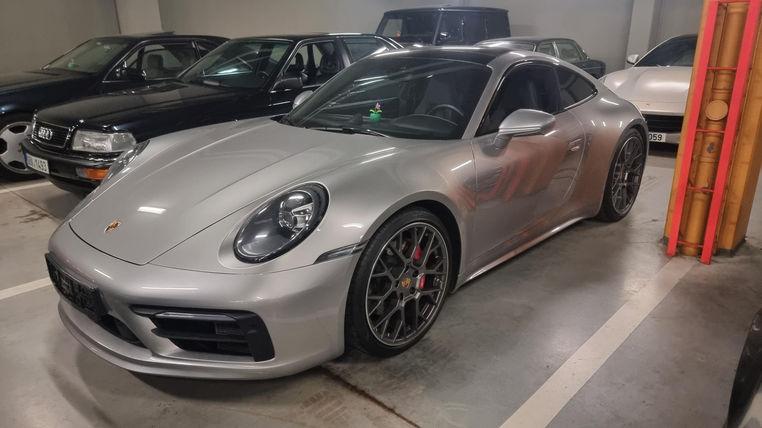 Porsche 911 4S-sport-lift-matrix-pano-nigh