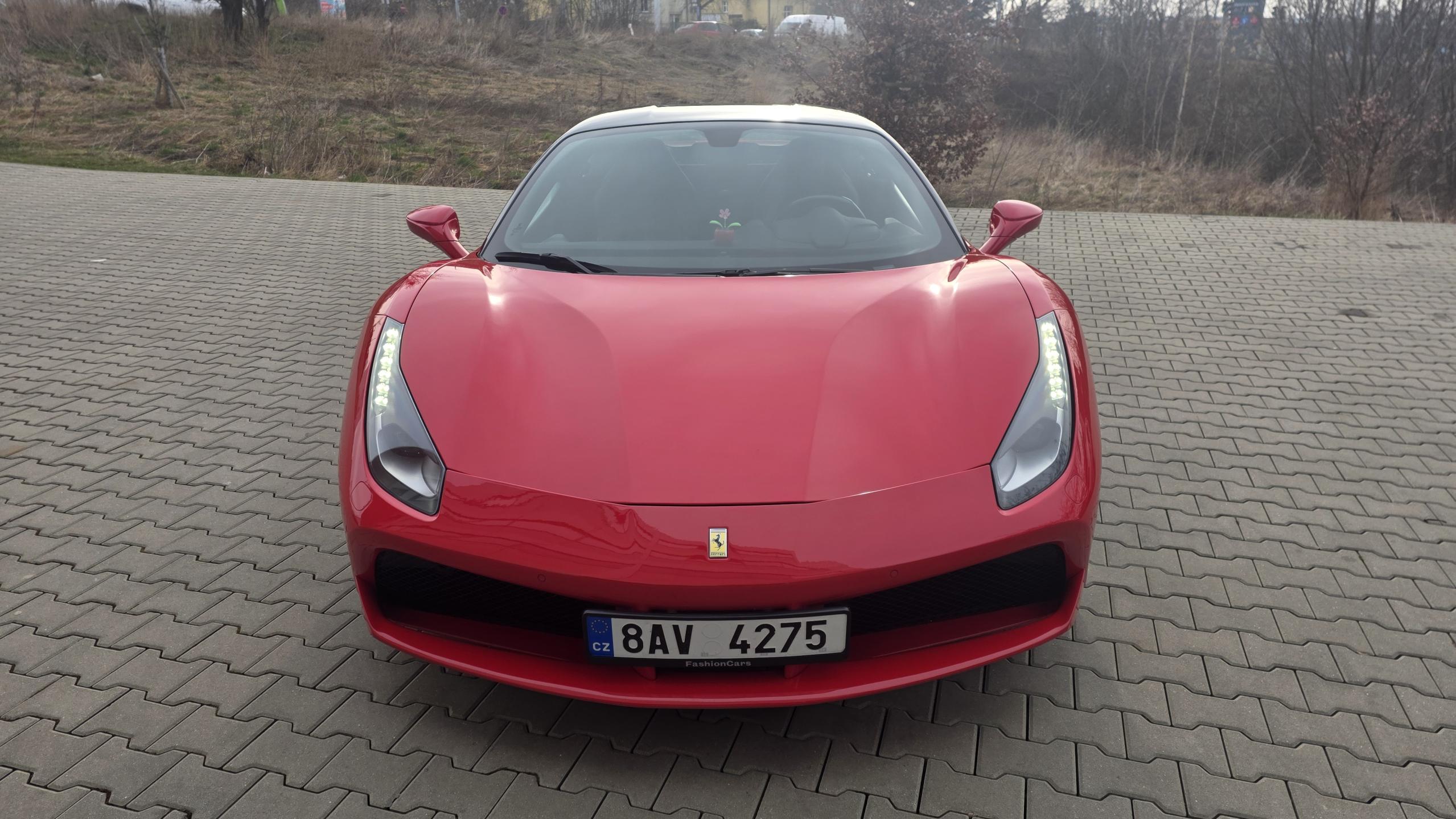 Ferrari 488 jako nové plný servis ZÁRUKA