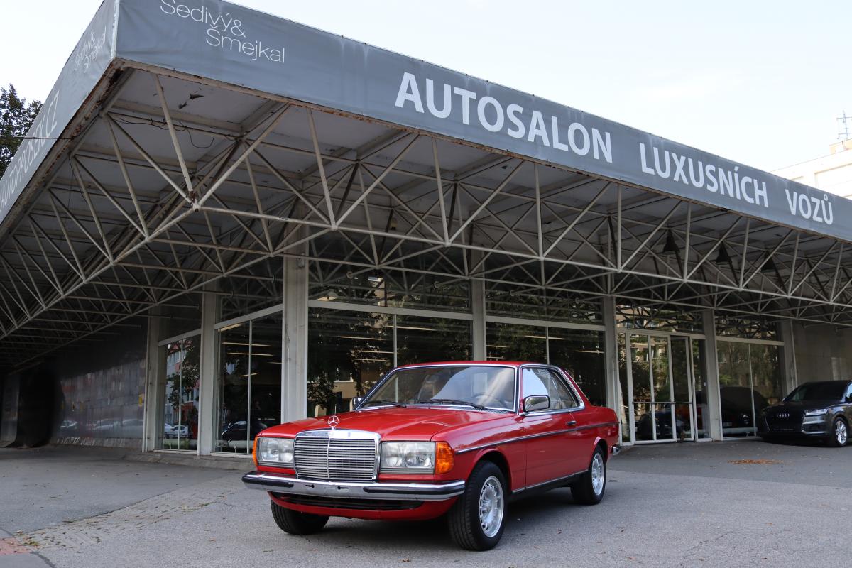 Mercedes-Benz 123 230CE KUPÉ AUTOMAT 100kW