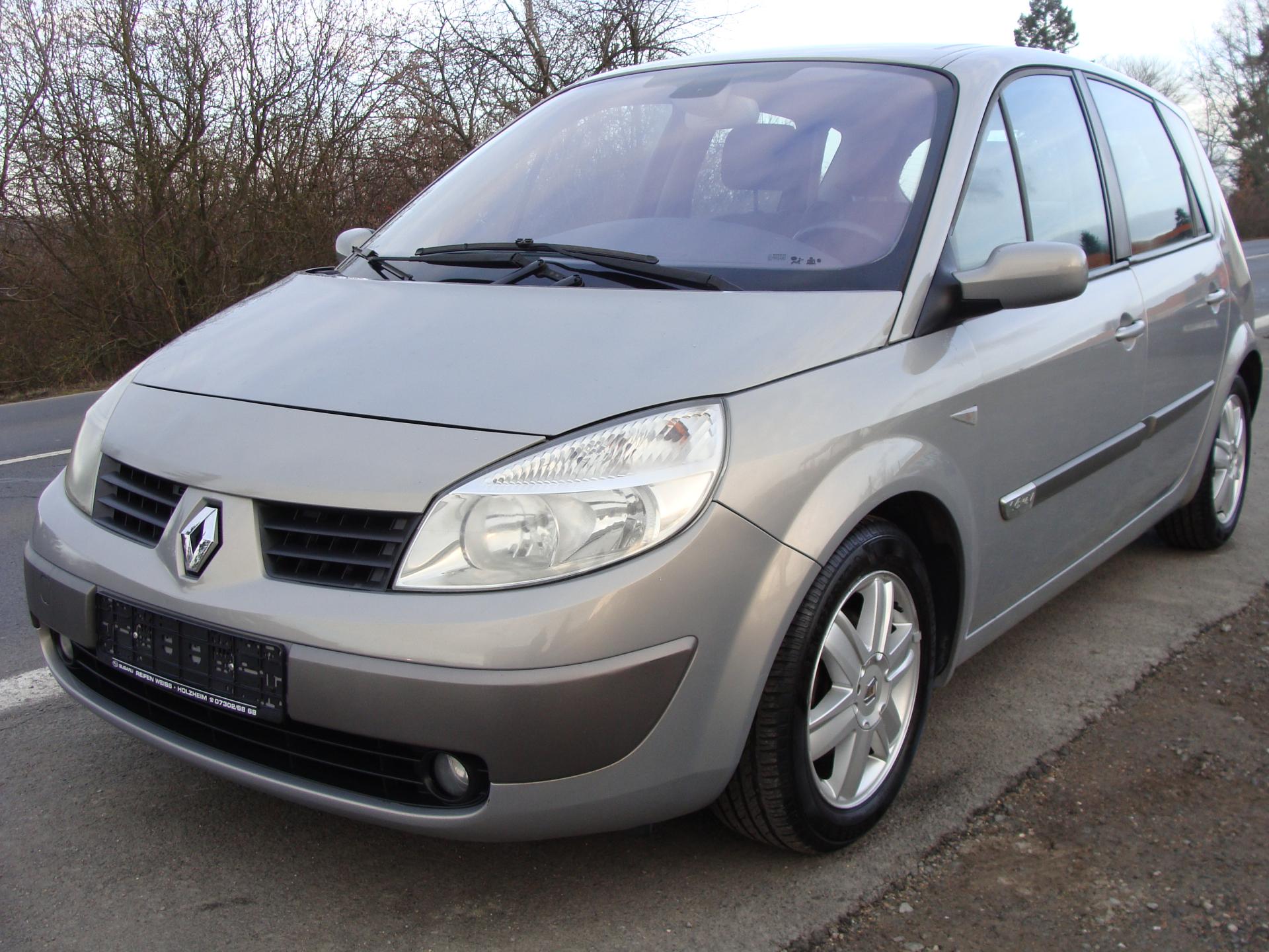 Renault Scénic 1.6i 16V, velmi zachovalý