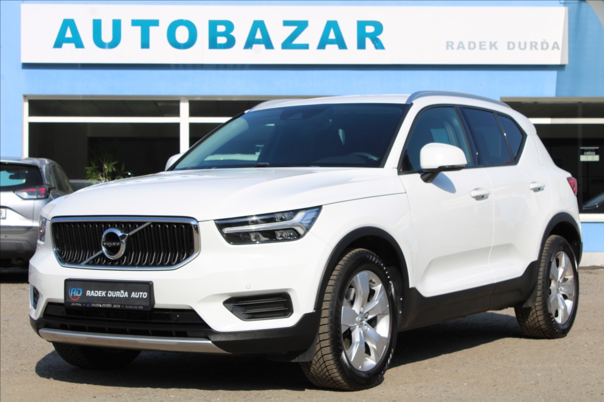 Volvo XC40 2,0 T4  1MAJ,4x4,MOMENTUM PRO