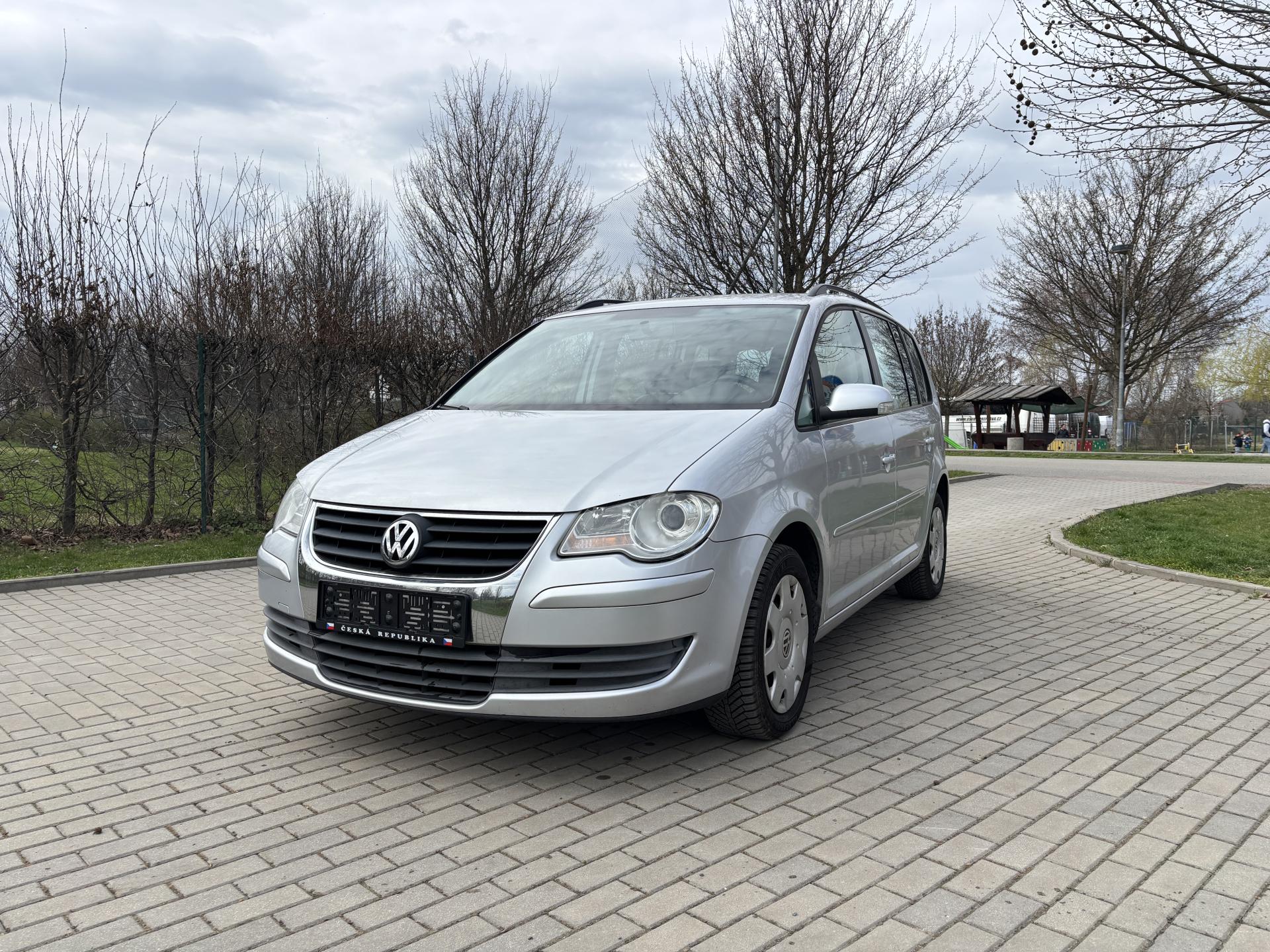 Volkswagen Touran 1.6 75kw Trendline 7 míst