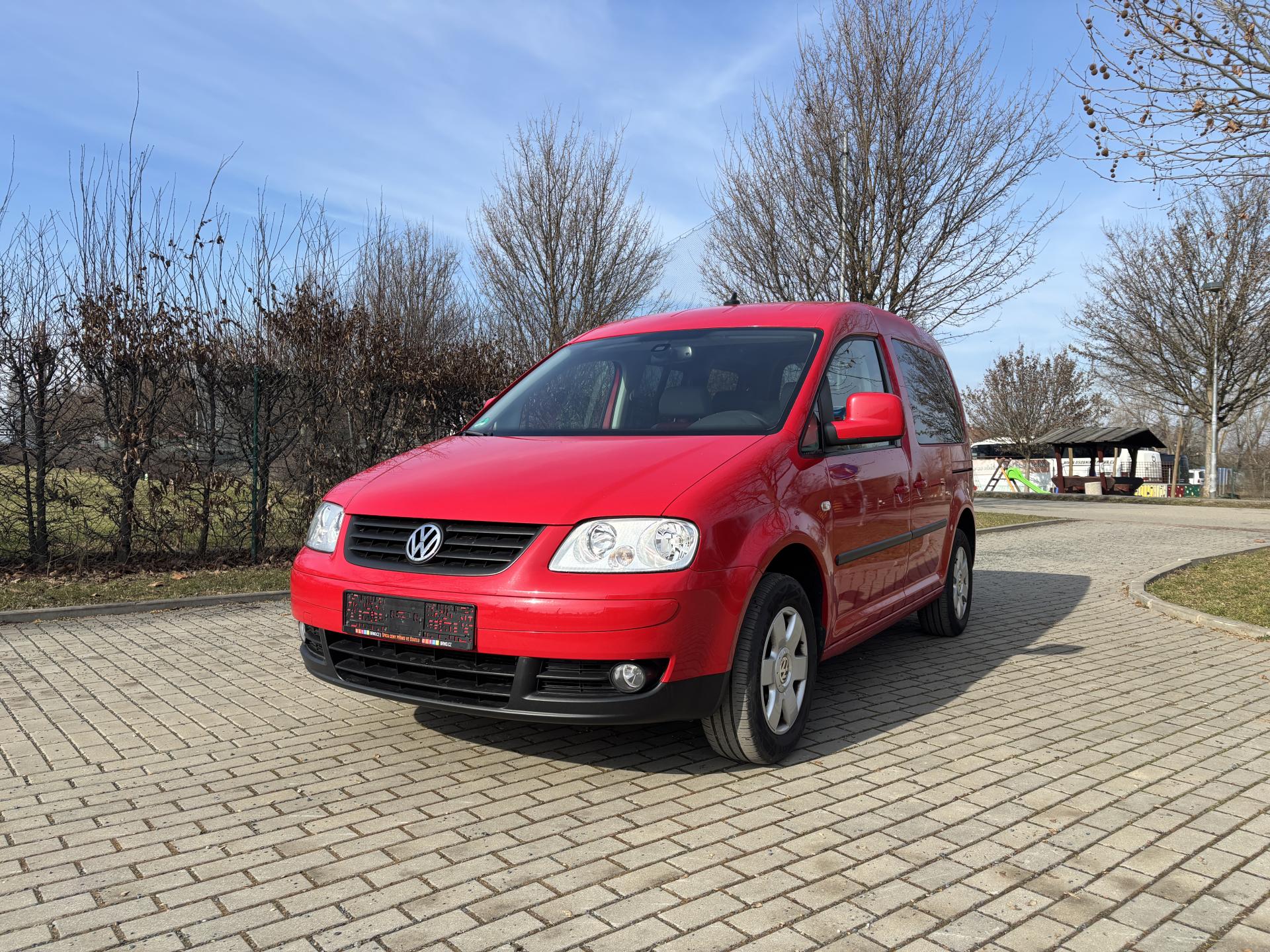Volkswagen Caddy 1.6 75kw Life 7 míst