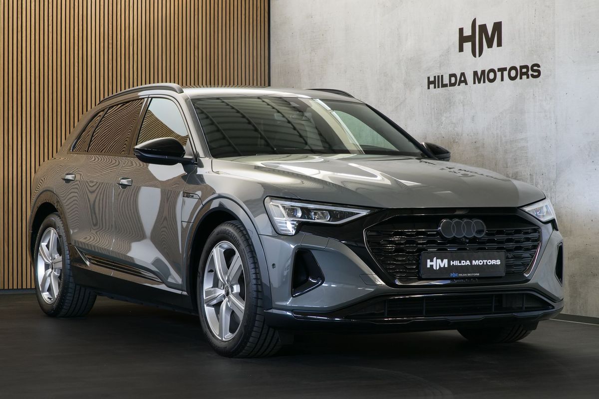 Audi Q8 e-tron 55 300kW 114kWh Matrix HUD Taž