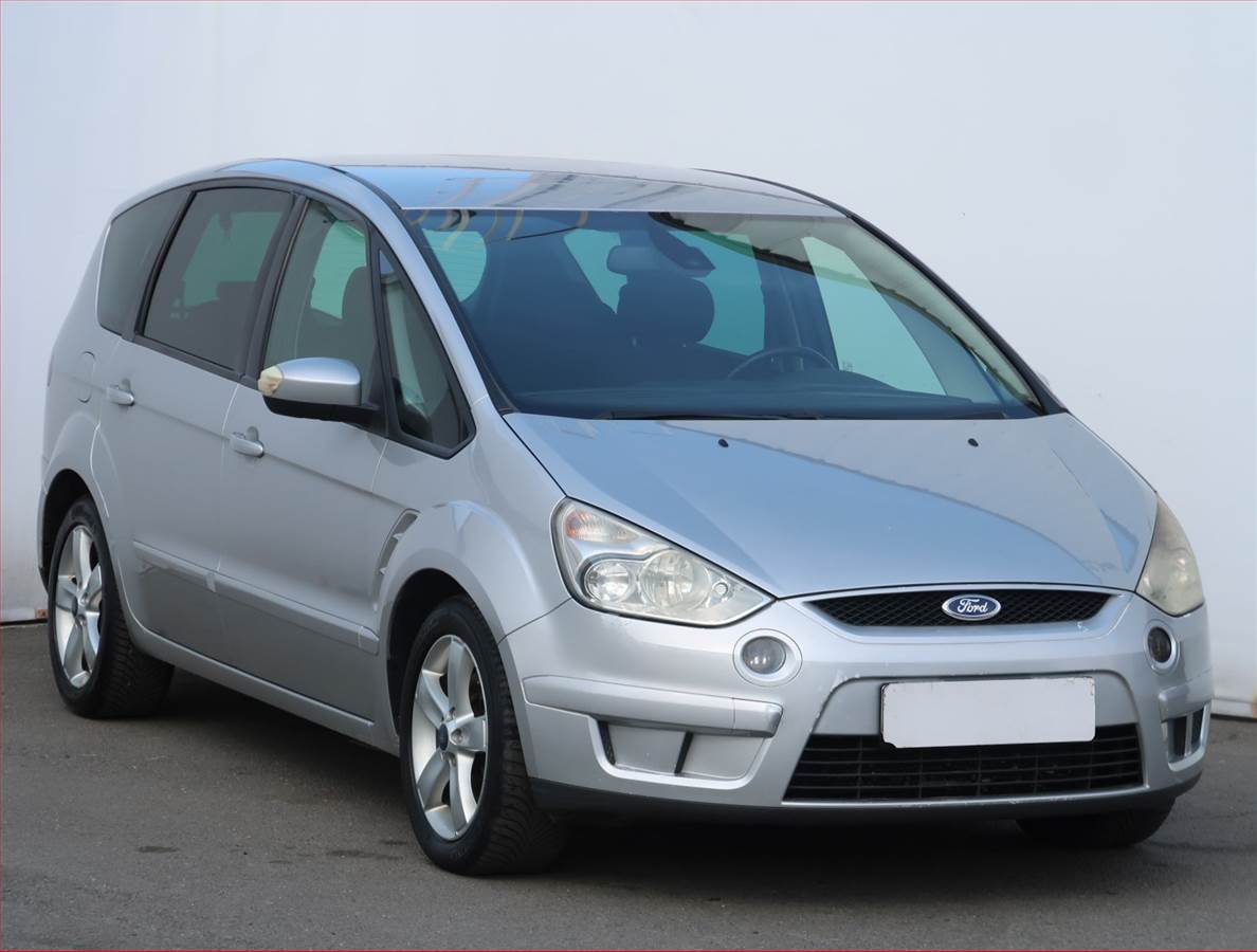 Ford S-MAX Trend 1.8 TDCi, 7 míst