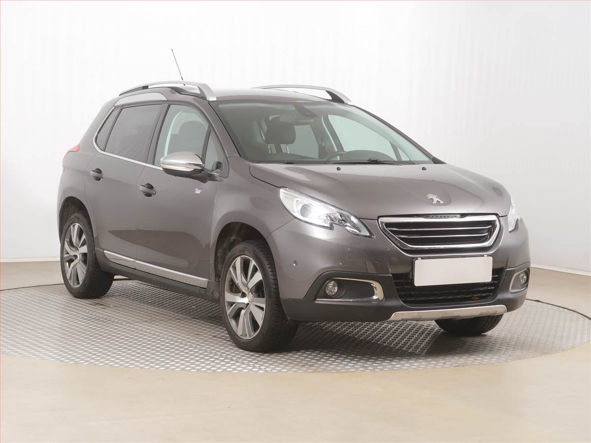 Peugeot 2008 1.2 PureTech, ČR,1.maj