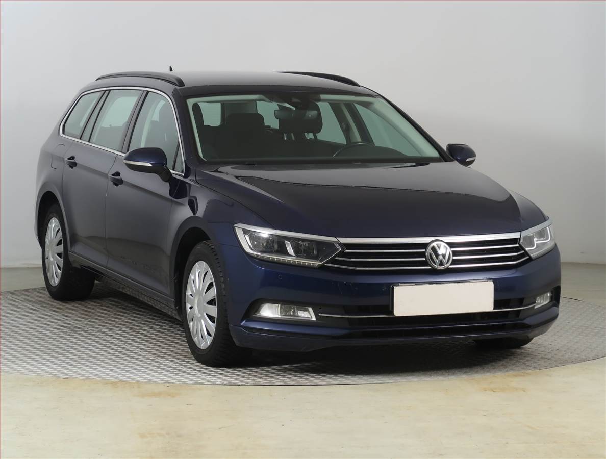 Volkswagen Passat (2019) 1.6 TDI, Automat, Serv.kniha - detail fotky 1