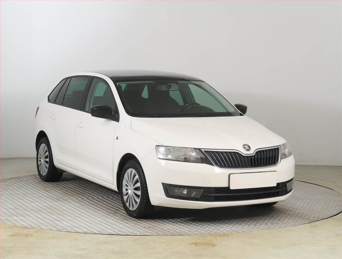 Škoda Rapid Spaceback 1.2 TSI, Xenony