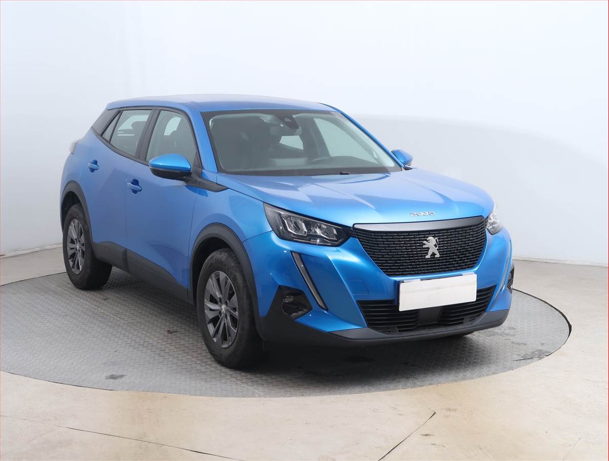 Peugeot 2008 1.2 PureTech, ČR,1.maj