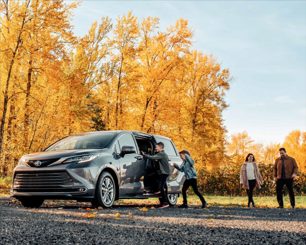 Toyota Sienna XSE AWD 2,4 iHybrid - detail fotky 1