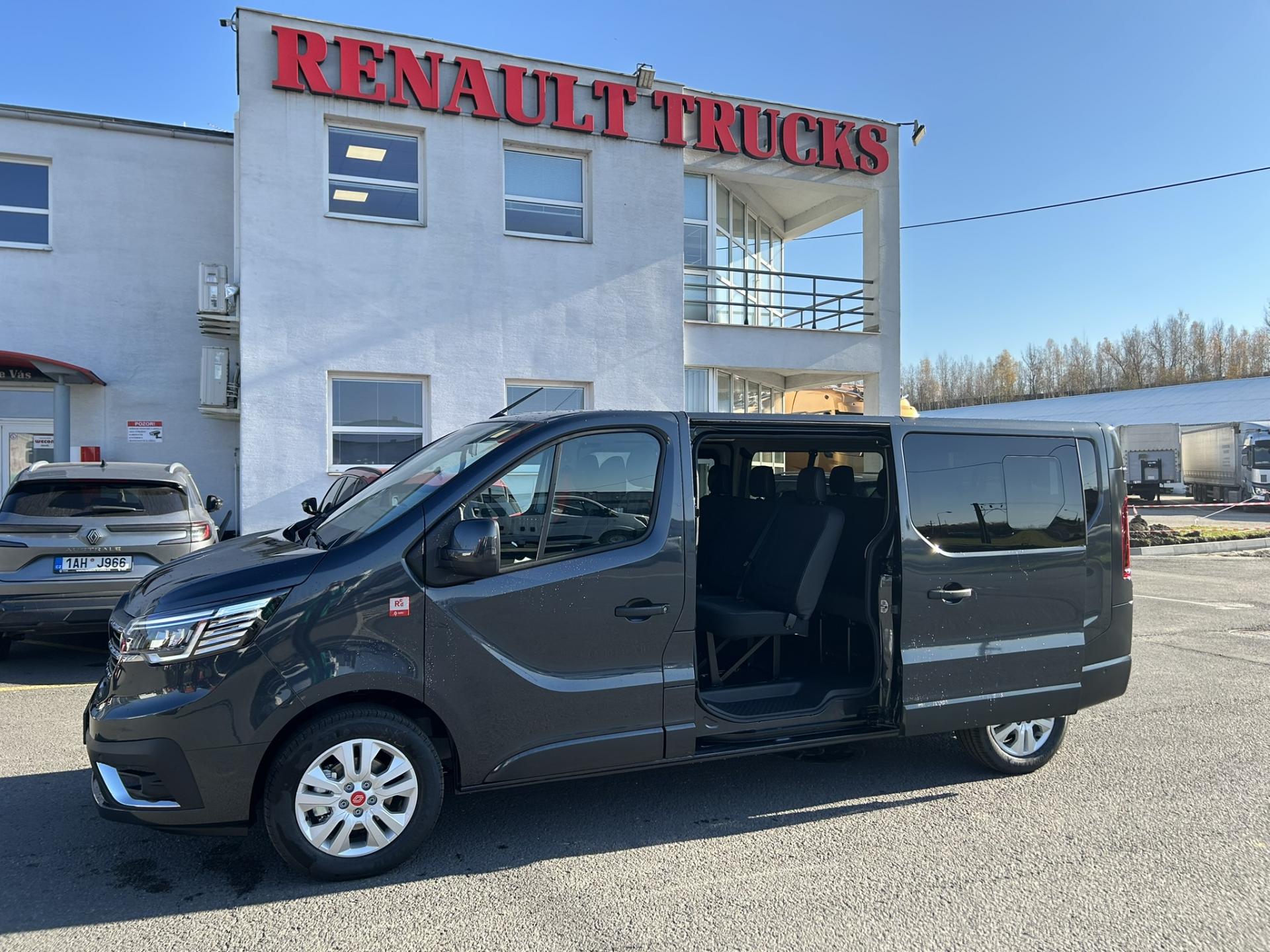 Renault Trafic COMBI L2H1 170k AT9 RED 9 MÍST