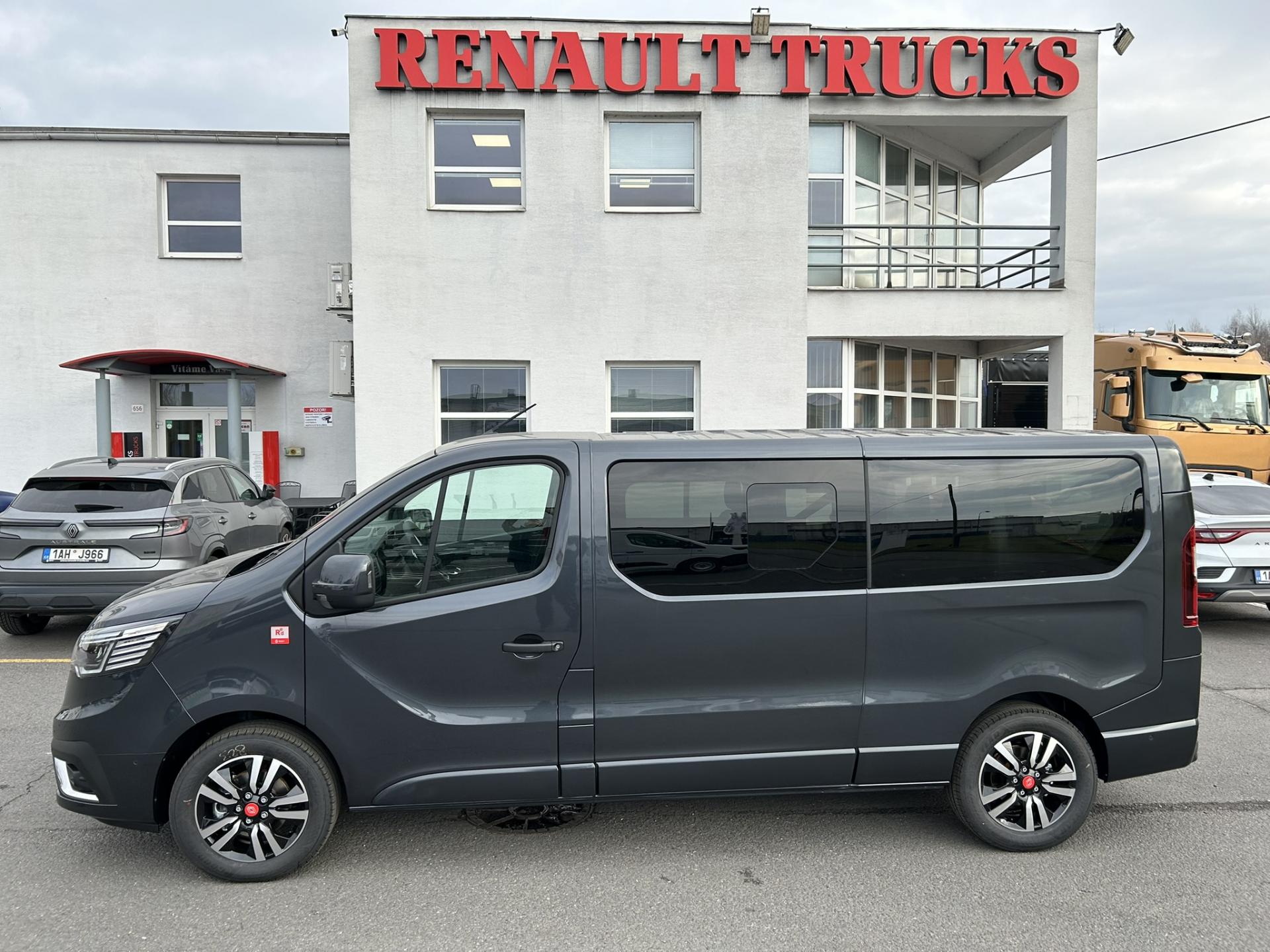 Renault Trafic COMBI L2H1 170k AT9 RED 8 MÍST