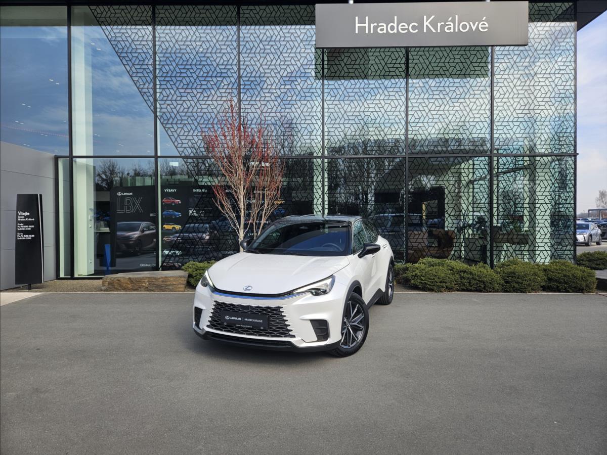 Lexus LBX 1,5 EMOTION Tech