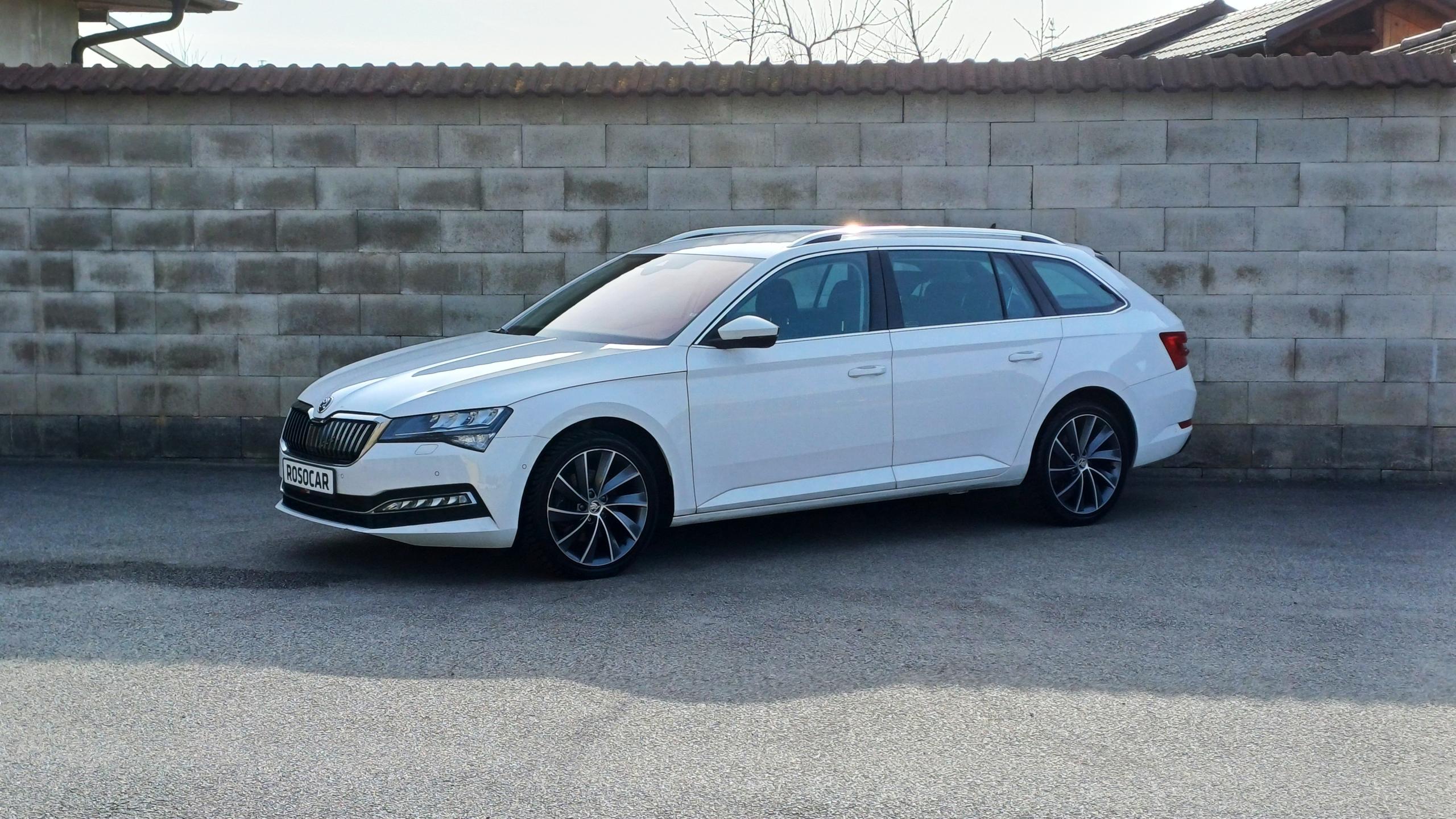 Škoda Superb Superb combi-1.maj-ČR-NEHAV-TZ