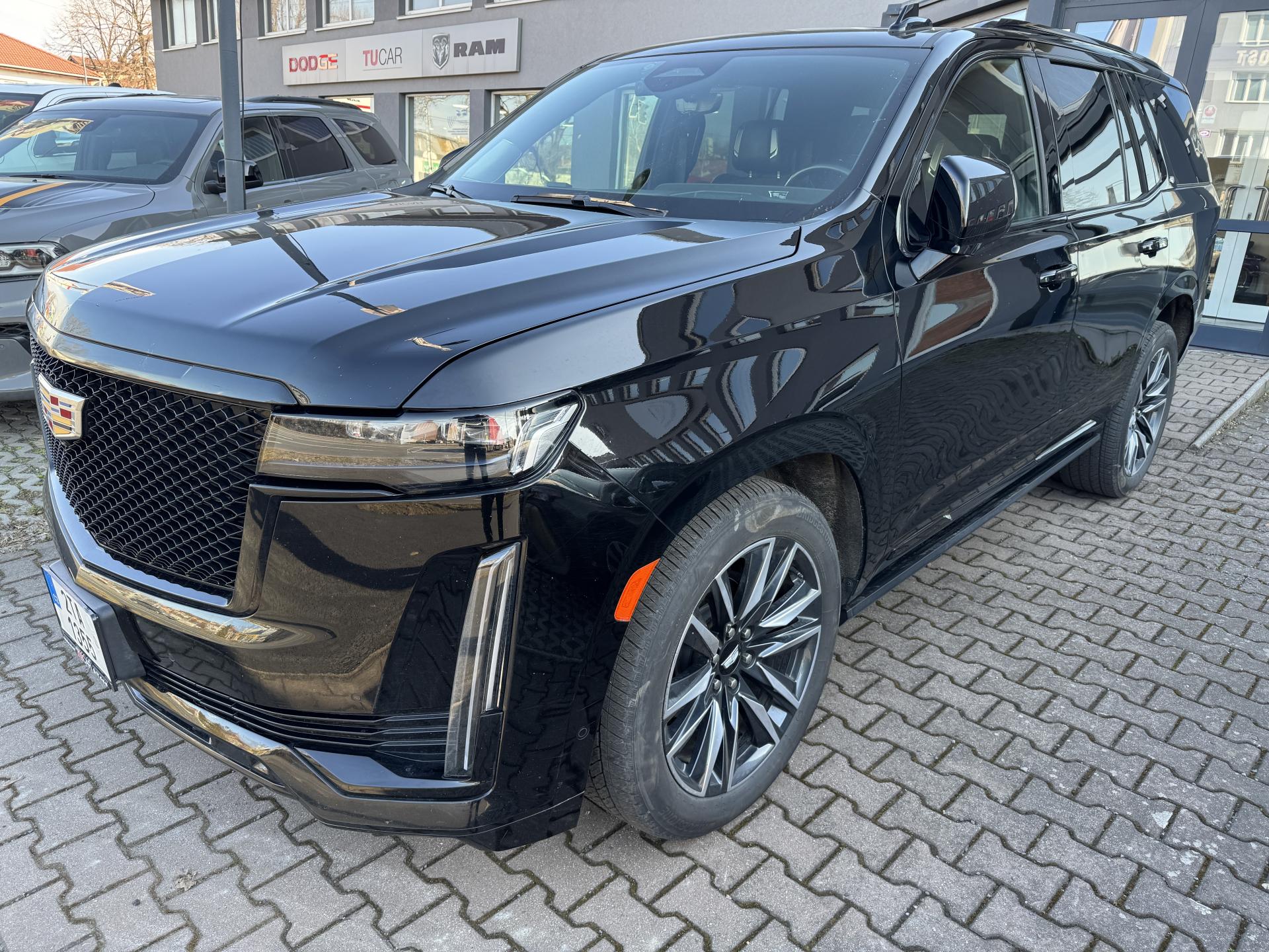 Cadillac Escalade 6,2 Sport Platinum MAX VÝBAVA!
