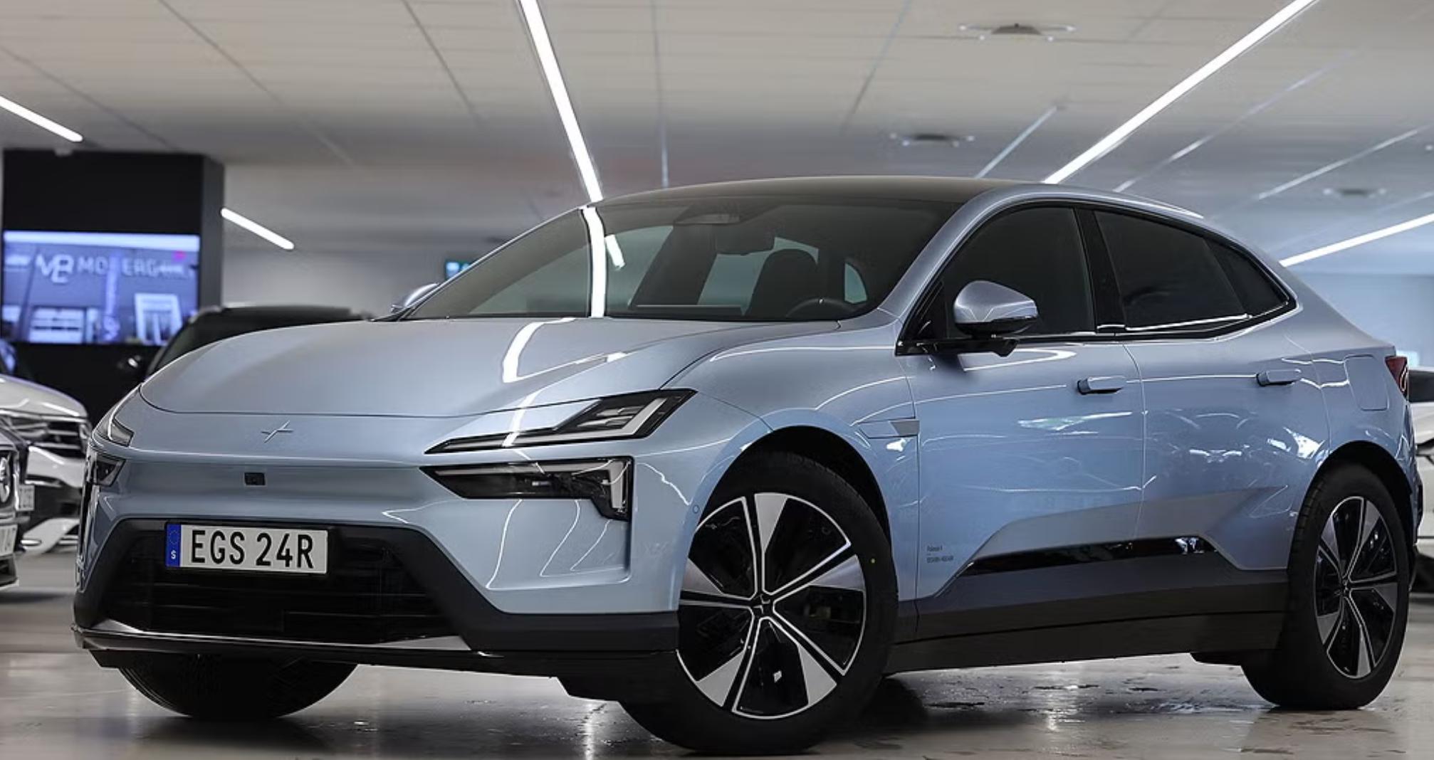 Polestar 4 Long Range AWD 100 kWh 360 kam