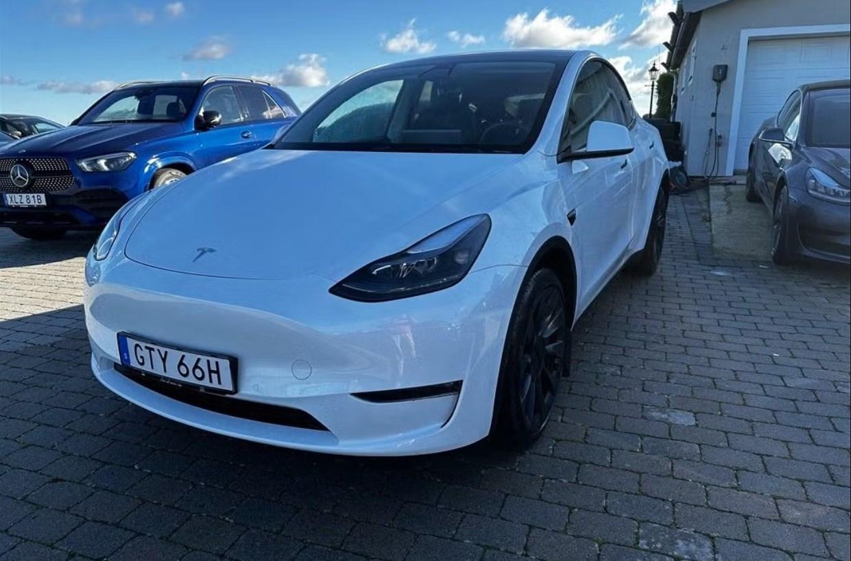 Tesla Model Y Long Range AWD FSD 