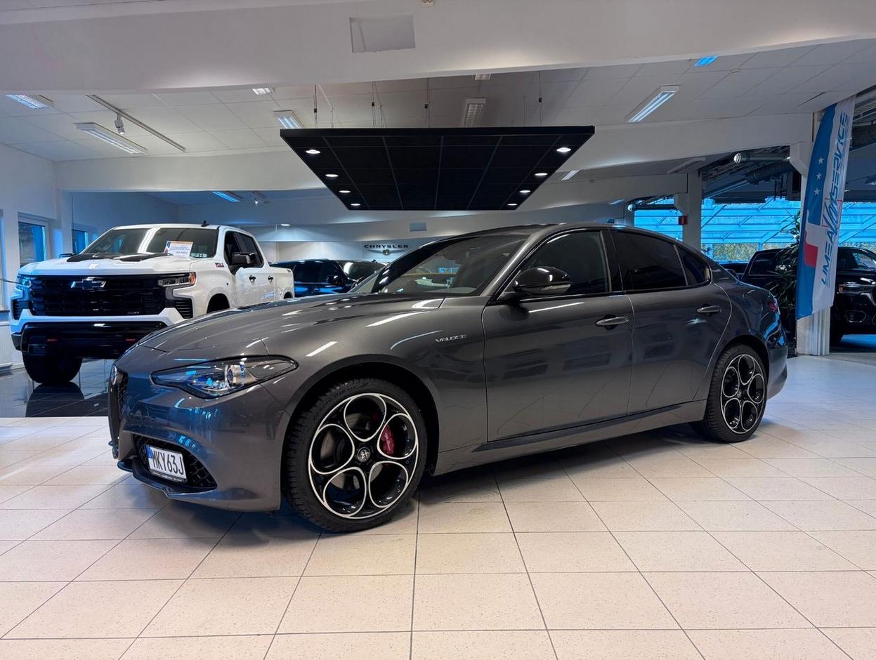 Alfa Romeo Giulia Veloce 2.0 Q4 vyhřívaný volant